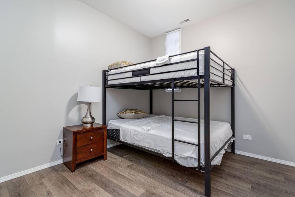 Suite 1 On Southport 4 Queen Beds Chicago Exterior foto