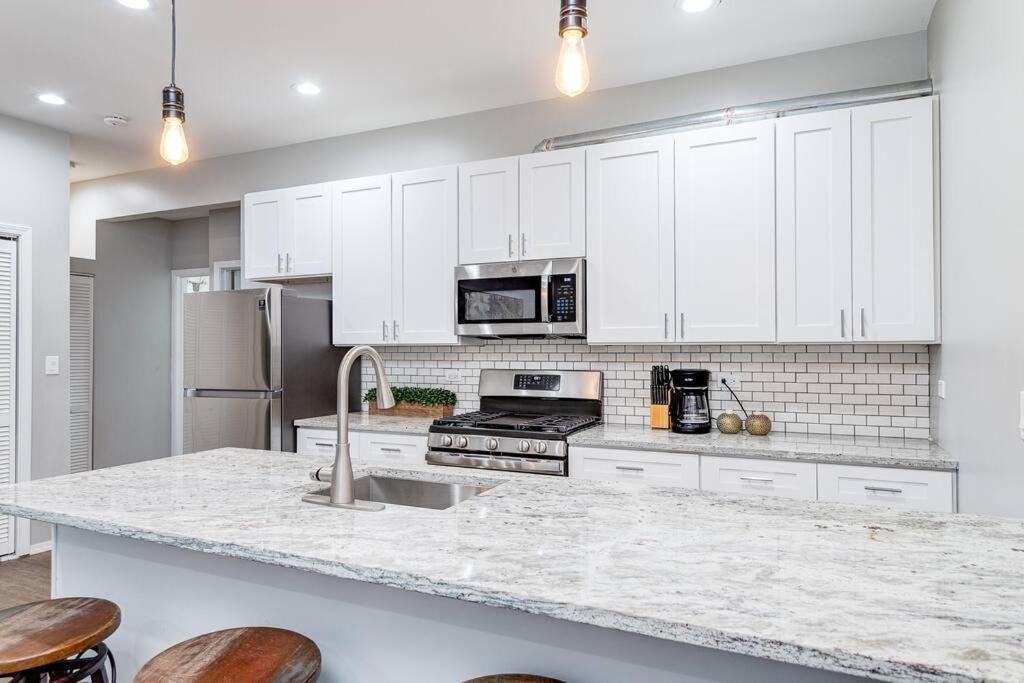 Suite 1 On Southport 4 Queen Beds Chicago Exterior foto
